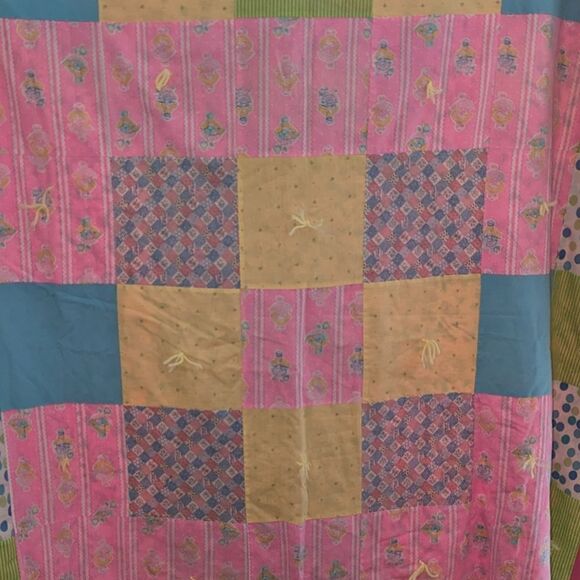 Vintage patchwork blanket quilt - Picture 2 of 7